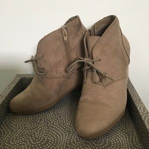 Universal Thread, size 8.5, faux suede tan booties